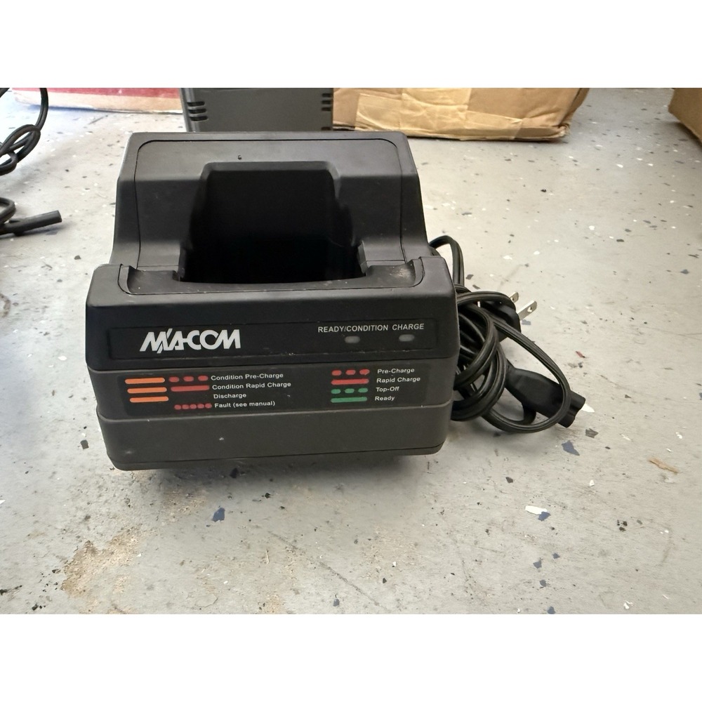 MA-Com Tri-Chemistry Desk Single Battery Charger CH-104560-026 w/ Power Cable